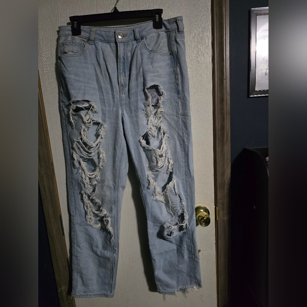American Eagle Distressed Light Blue Mom Jeans